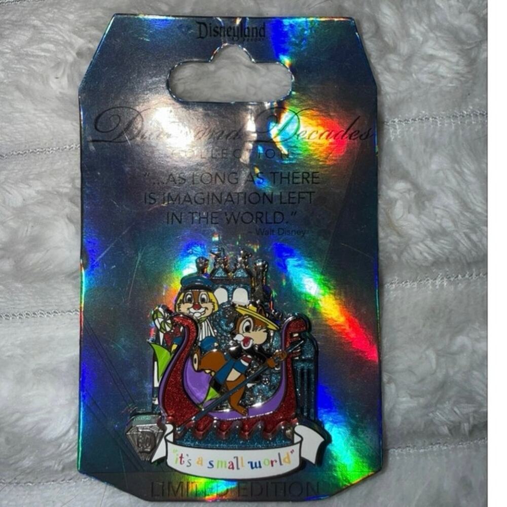 Chip and Dale- It’s A Small World- Diamond Decades- Disneyland Resort Pin- LE